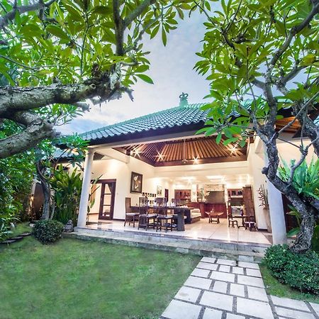 Villa Frangipani Sanur Esterno foto