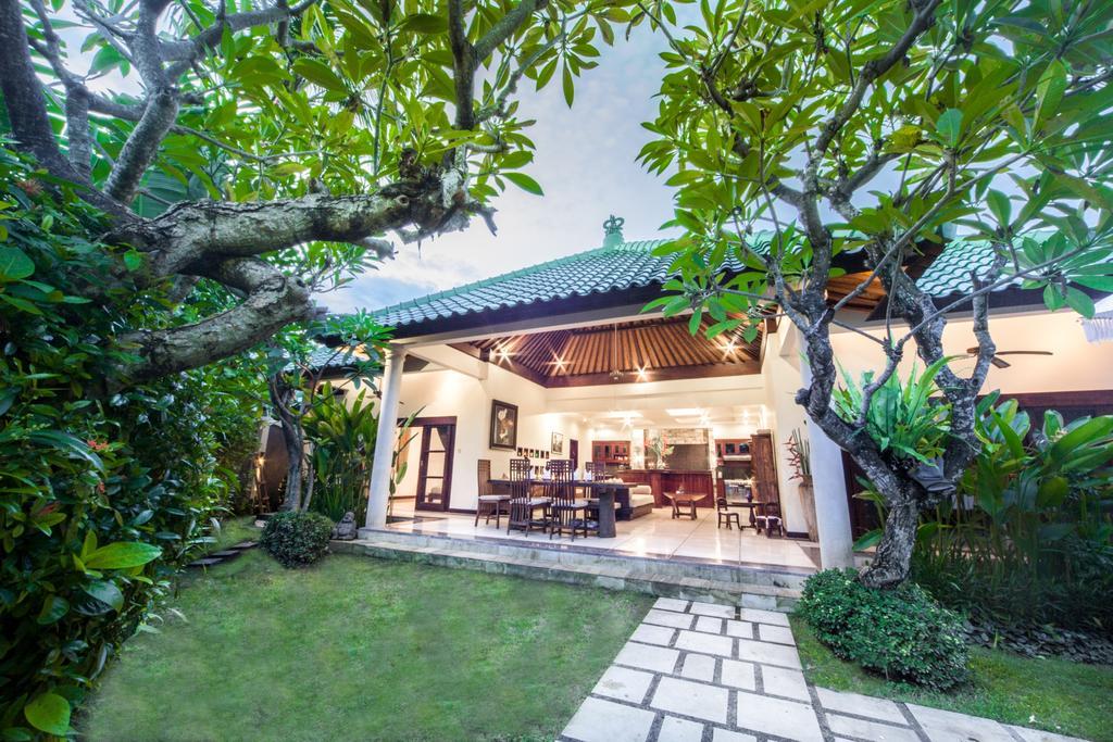 Villa Frangipani Sanur Esterno foto